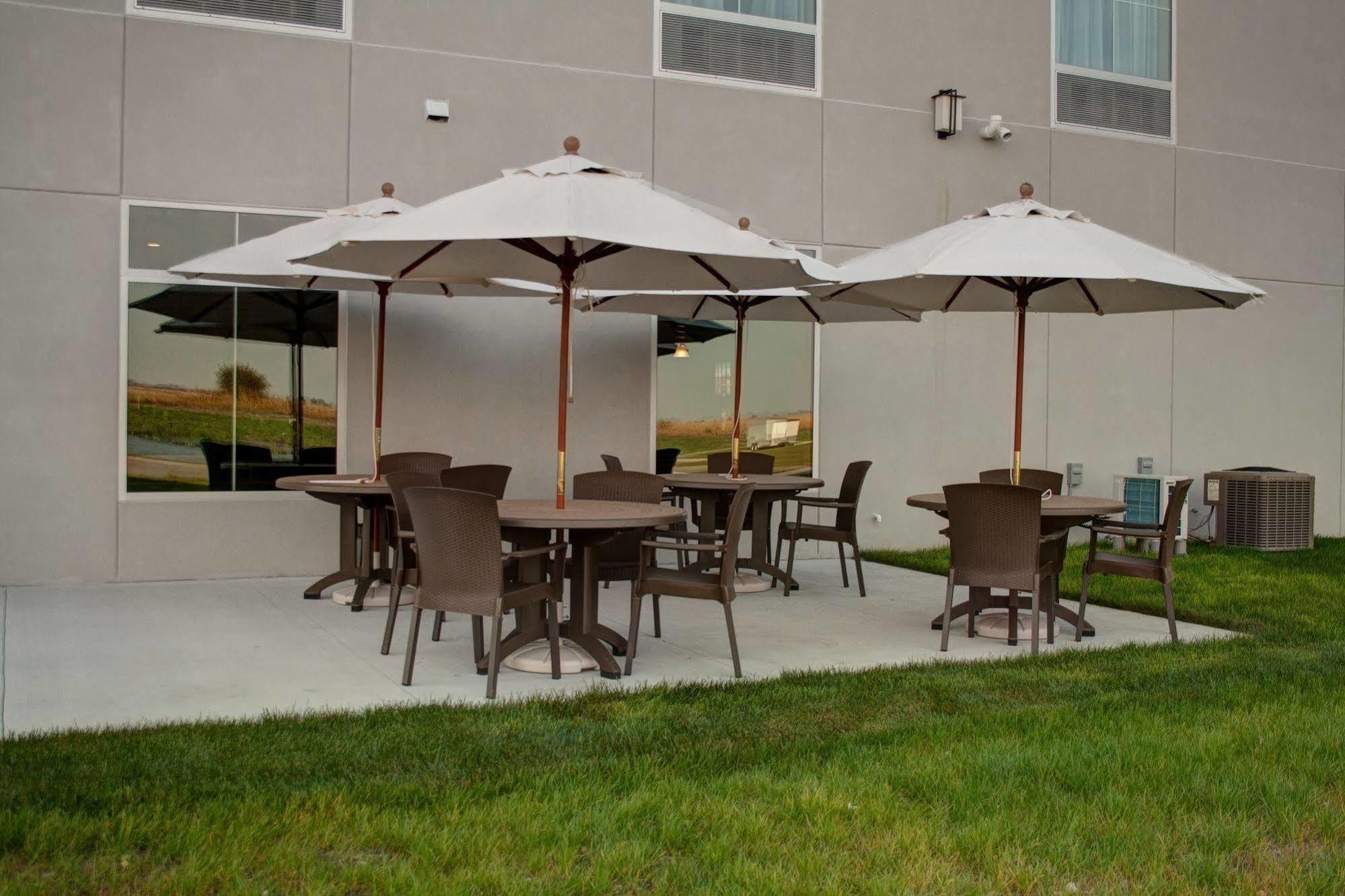 Cobblestone Hotel And Suites - Jefferson Exteriör bild